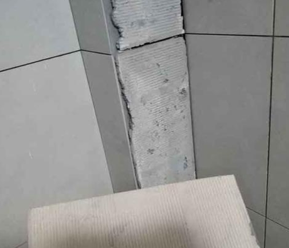 灌阳瓷砖空鼓维修公司分享下厨房瓷砖脱落的补救措施。